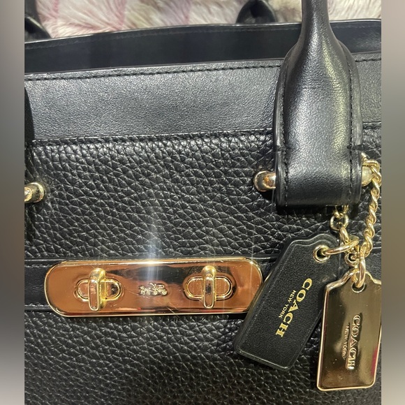 Coach hand bag - Picture 2 of 3